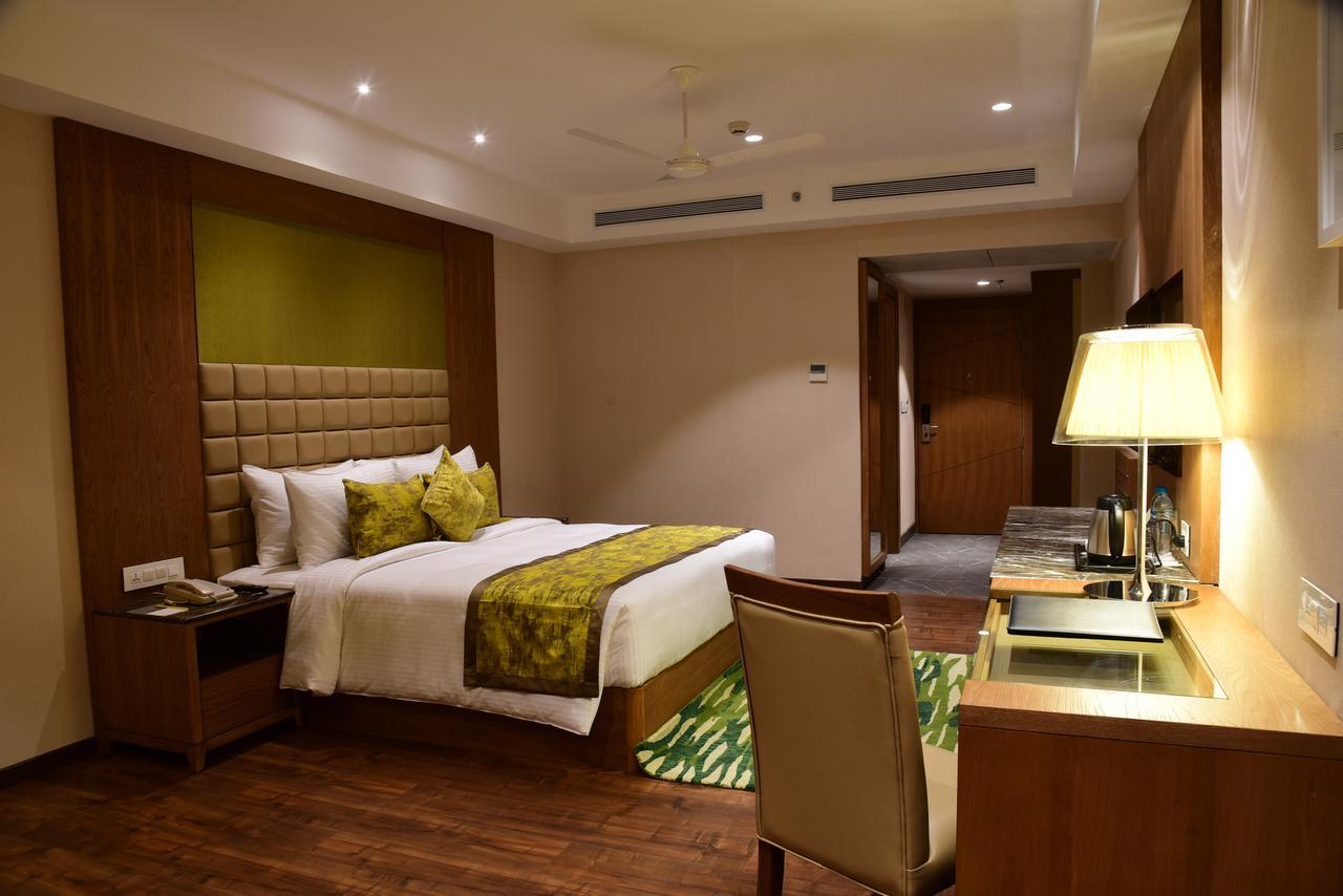 Lemon Tree Hotel Силигури Экстерьер фото