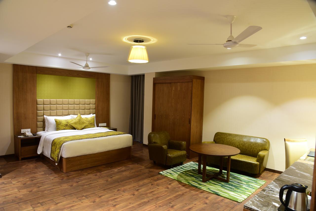 Lemon Tree Hotel Силигури Экстерьер фото