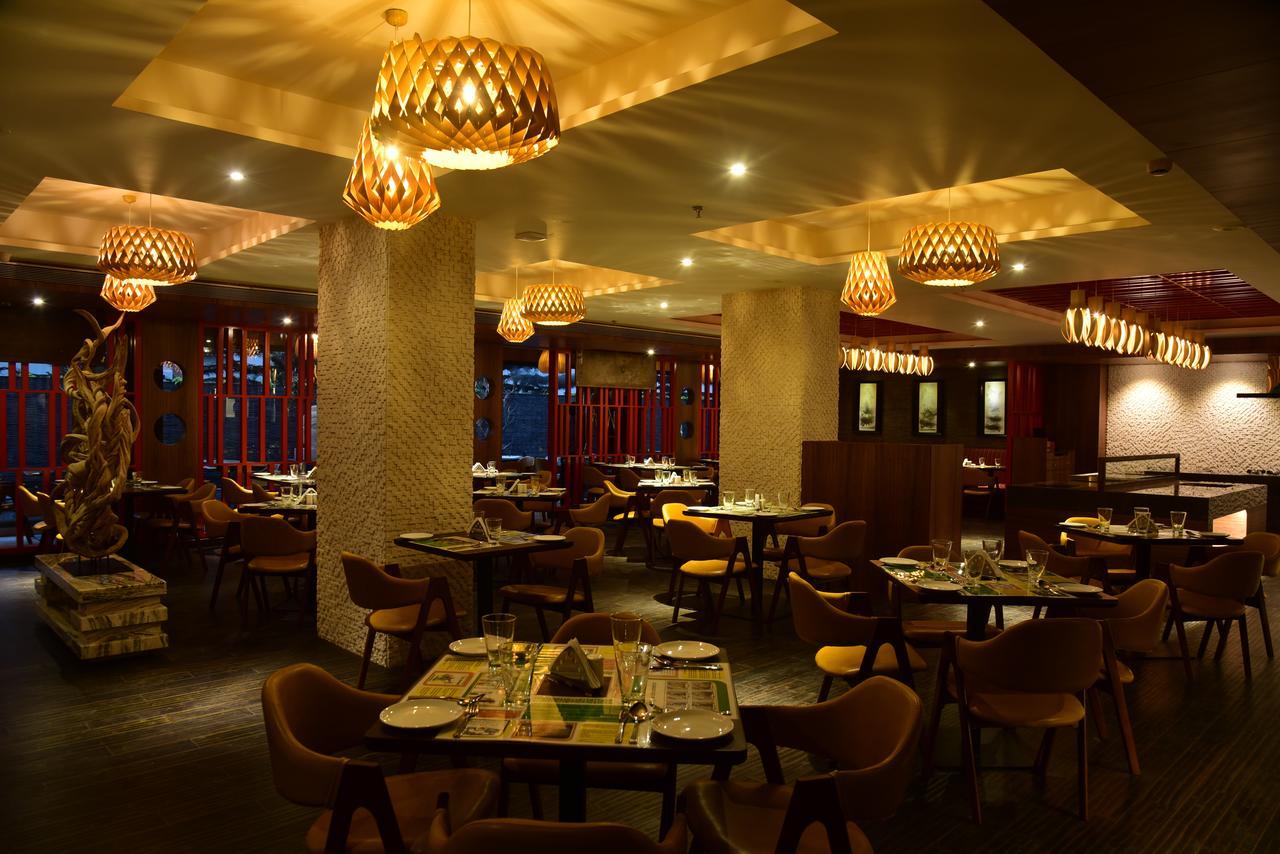 Lemon Tree Hotel Силигури Экстерьер фото