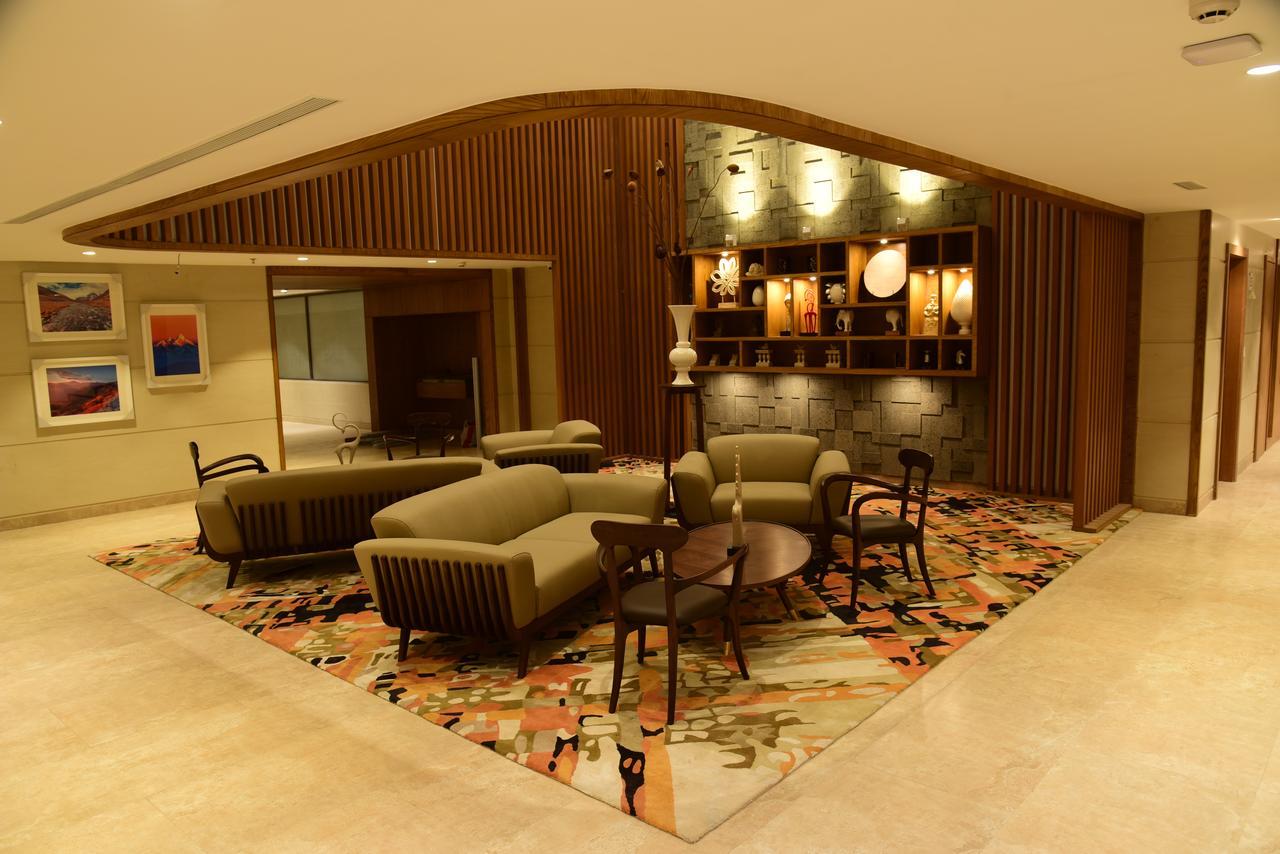 Lemon Tree Hotel Силигури Экстерьер фото