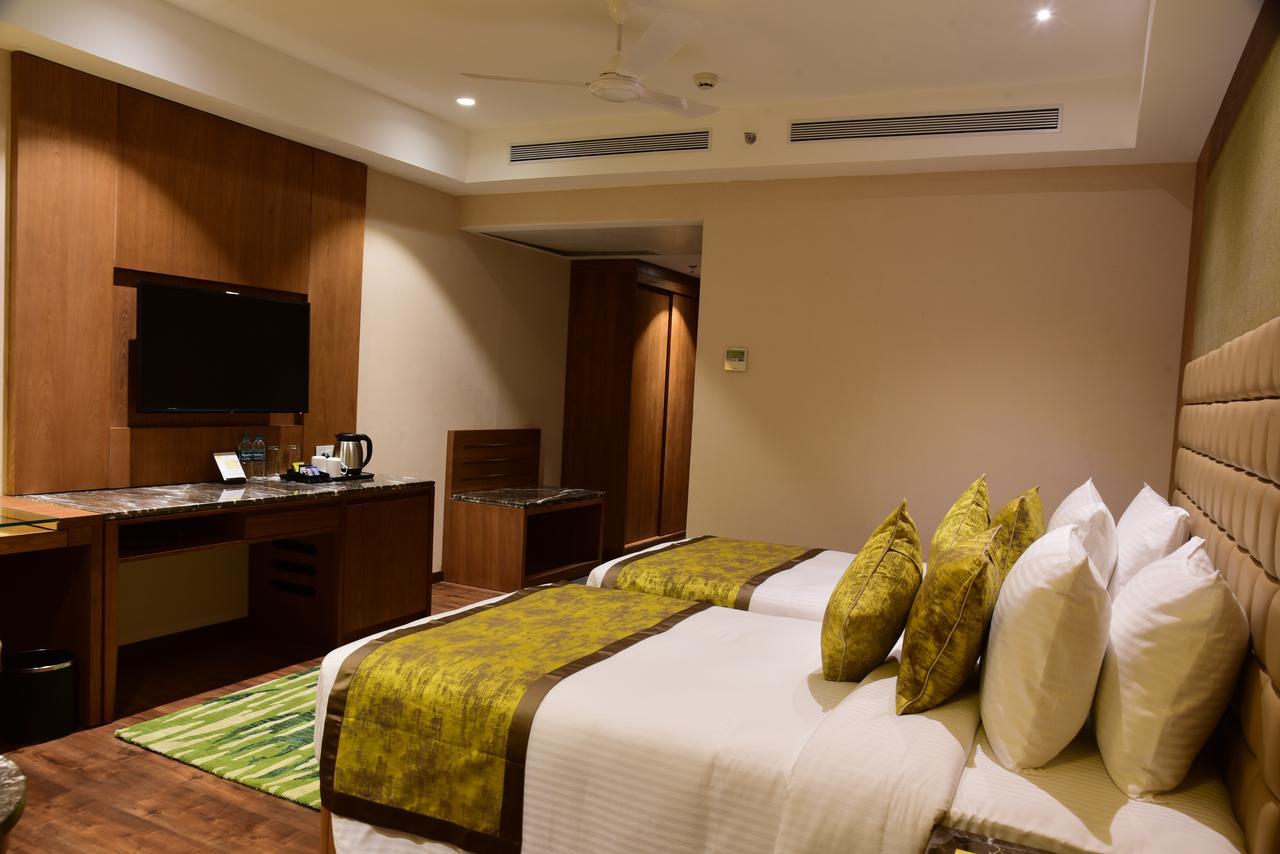 Lemon Tree Hotel Силигури Экстерьер фото