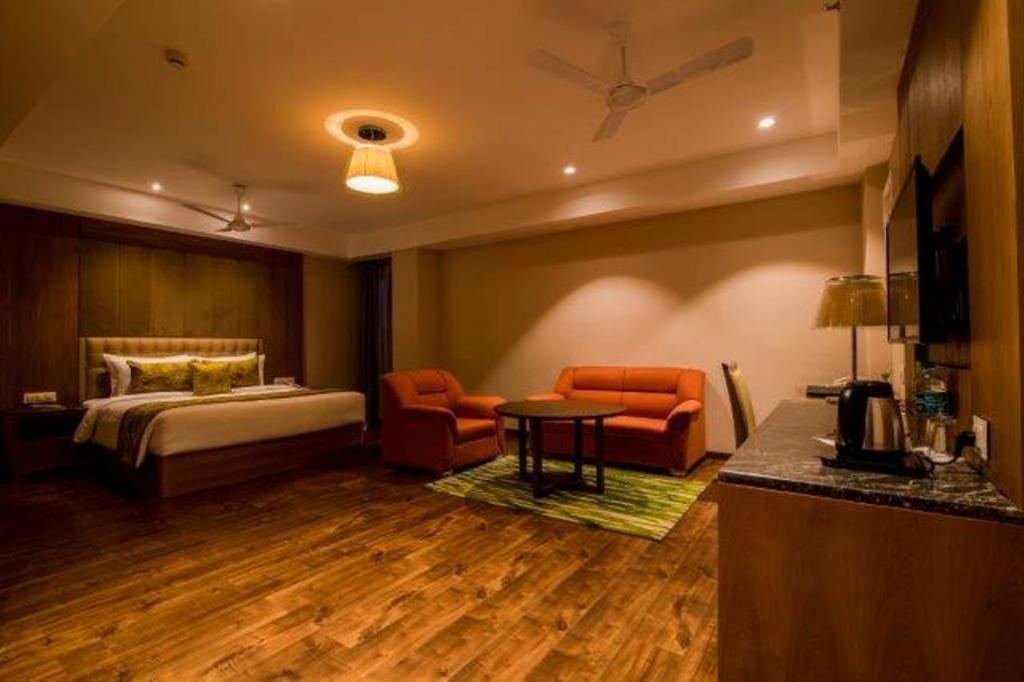 Lemon Tree Hotel Силигури Экстерьер фото