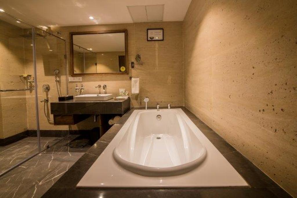 Lemon Tree Hotel Силигури Экстерьер фото